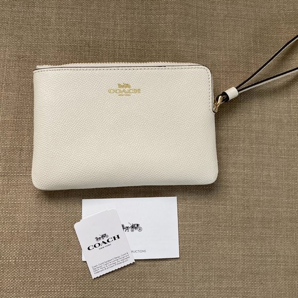 Coach Corner Zip Wristlet - Wallet / Clutch - Picture 4 of 4